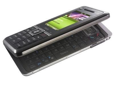 Erstes Handy von Asus: UMTS-Smartphone mit zwei Displays / Erinnert an Nokias Communicator: Das M930 von Asus kann aufgeklappt werden und offenbart dann eine QWERTZ-Tastatur. (Bild: Asus/dpa/tmn)
