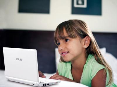 Asus / Das &laquo;gro&szlig;e&raquo; Vorbild: Mit dem EeePC verhalf Asus den Netbooks zum Durchbruch. (Bild: Asus/dpa/tmn)