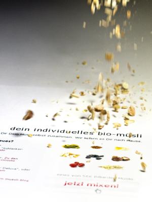 Online-Shopping f&uuml;r Individualisten / Fr&uuml;hst&uuml;cks-Mix aus dem Netz: Bei etlichen Web-Shops gibt es individuell zusammenstellbare M&uuml;sli-Mischungen. (Bild: Schierenbeck/dpa/tmn)