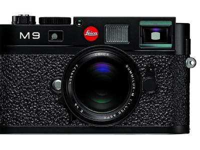 Kleinste Vollformat-Systemkamera / Teurer Winzling: Die Leica M9 schl&auml;gt mit 5495 Euro zu Buche und ist laut Hersteller die kleinste Vollformat-Systemkamera der Welt. (Bild: Leica/dpa/tmn)