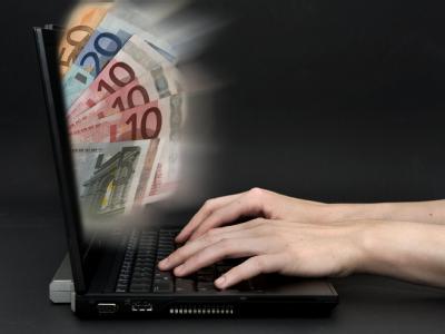 Sicheres Online-Banking / Wer seine Bankgesch&auml;fte online abwickelt, sollte das nur auf einem hinreichend gegen Angreifer abgesicherten Rechner tun. (Bild: Schierenbeck/dpa/tmn)