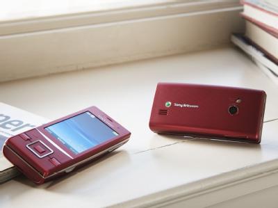 Hazel / Sony Ericsson erweitert mit dem Hazel seine Serie von &laquo;&Ouml;ko-Handys&raquo;. (Bild: Sony Ericsson)