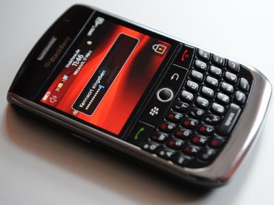 Blackberry / Handys werden immer leistungsf&auml;higer - und geraten dadurch immer mehr ins Blickfeld von Kriminellen. (Bild: dpa)